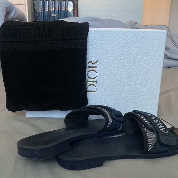 Christian Dior Revolution Slides - Picture 2 of 3
